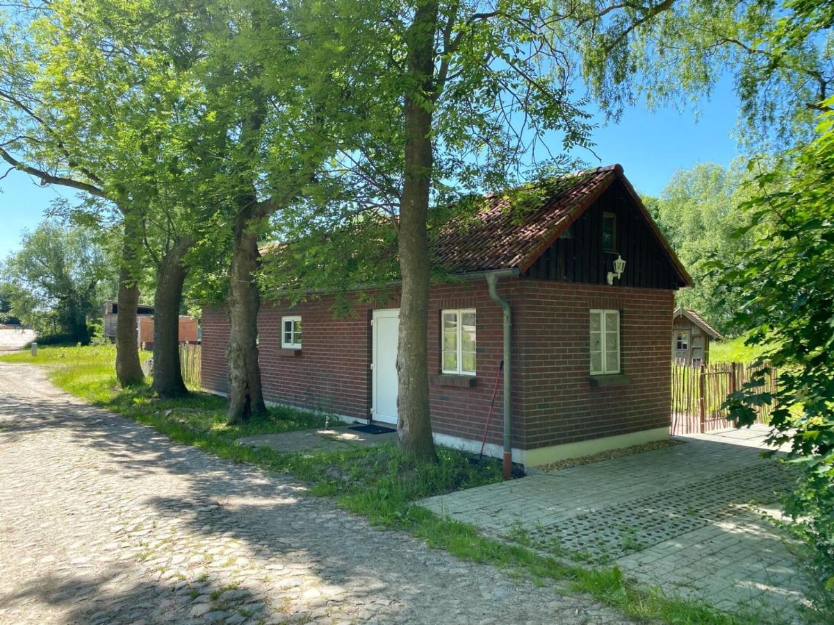 Hofgut Bisdamitz - Ferienhaus "Knoff" Exterior photo